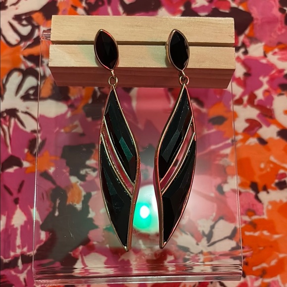 🍓Vintage Black and Gold Statement Necklace and Earrings Set - Picture 3 of 3